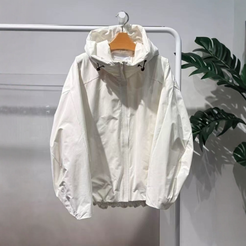 运动风连帽冲锋衣鹅绒羽绒服外套