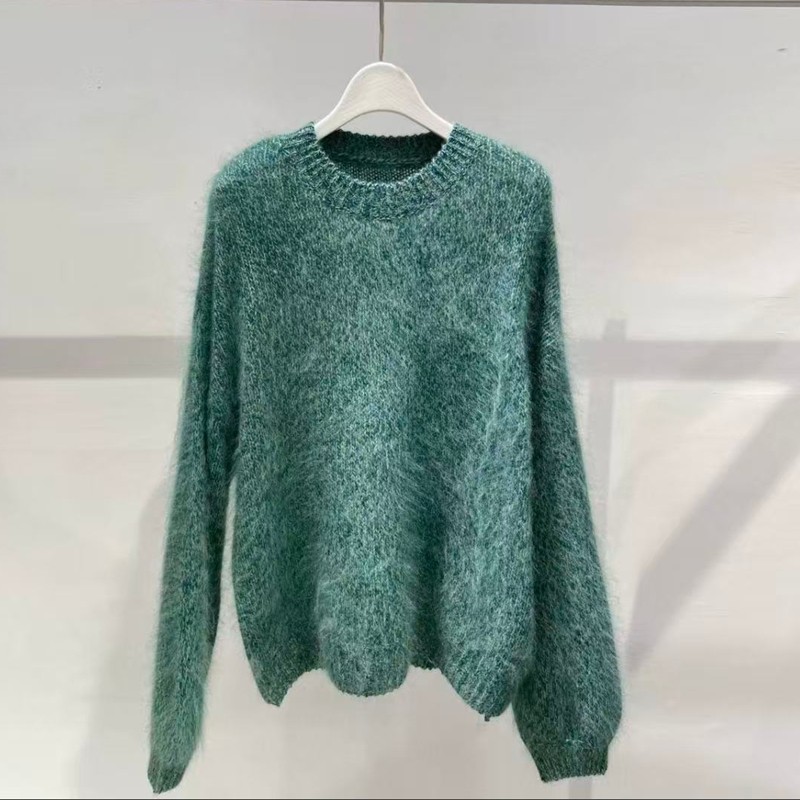 绿色圆领套头毛衣女宽松针织衫