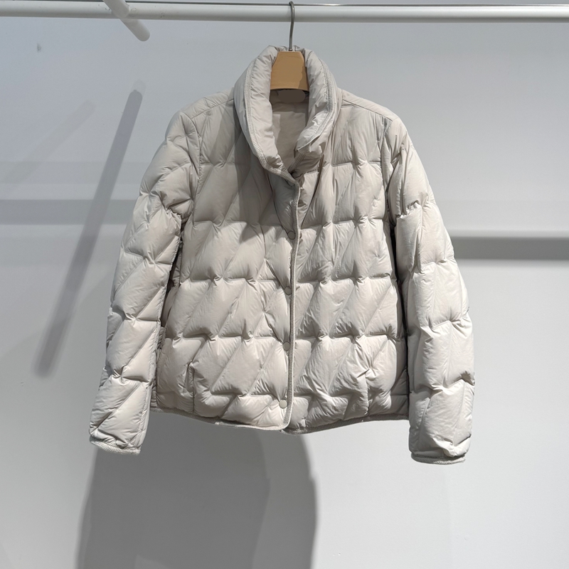 立领短款锁绒宽松羽绒服外套女