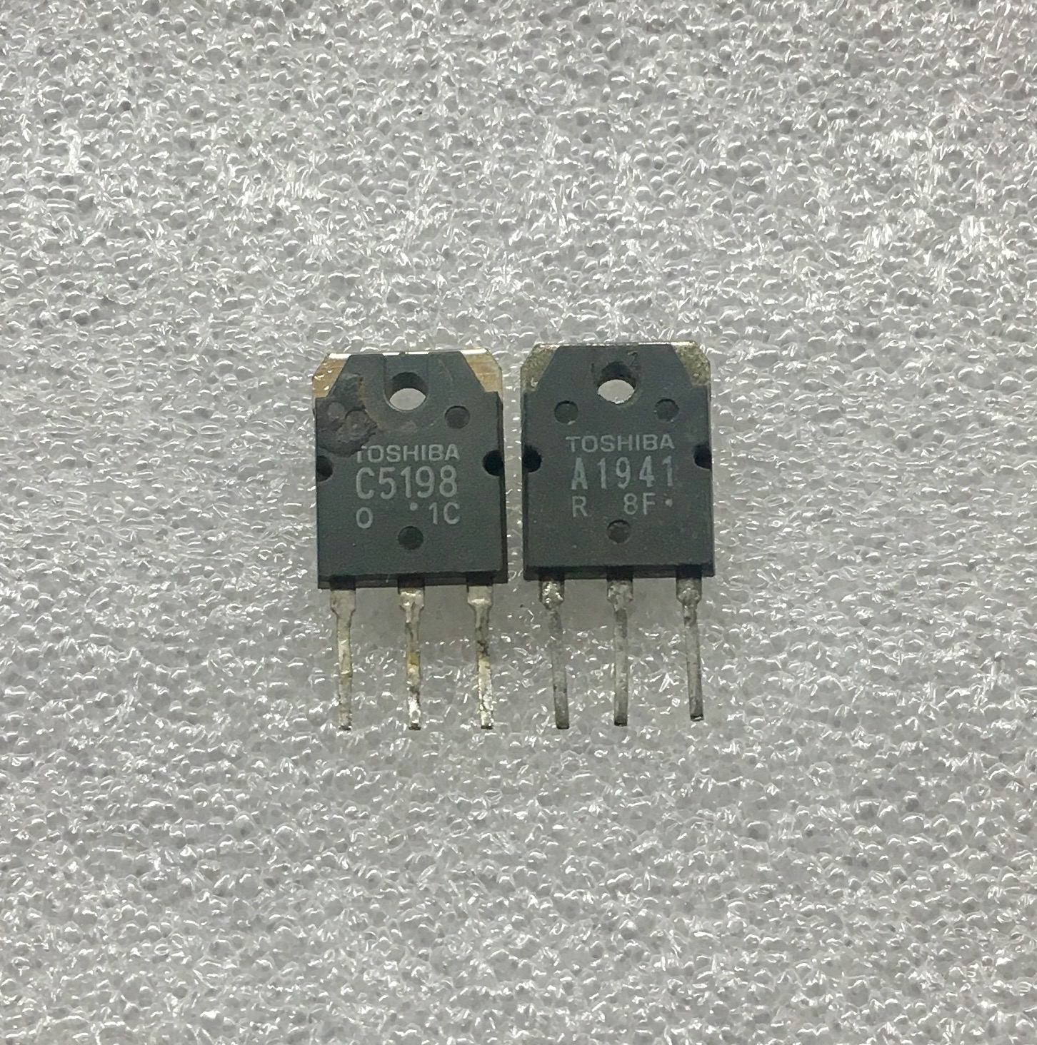 进口拆机功放东芝对管2SA1941 2SC5198 A1941 C5198  一对4.5元