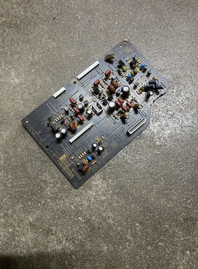 拆机板块 C1890 A949 D2396十多个依娜，尼康金装小电容。