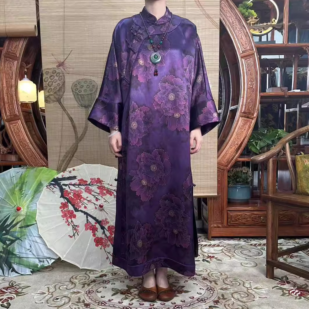 60姆米100分桑蚕丝香云纱皮子紫底牡丹花全开襟袍子