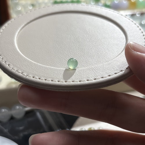 缅甸a货翡翠冰种圆珠卡5