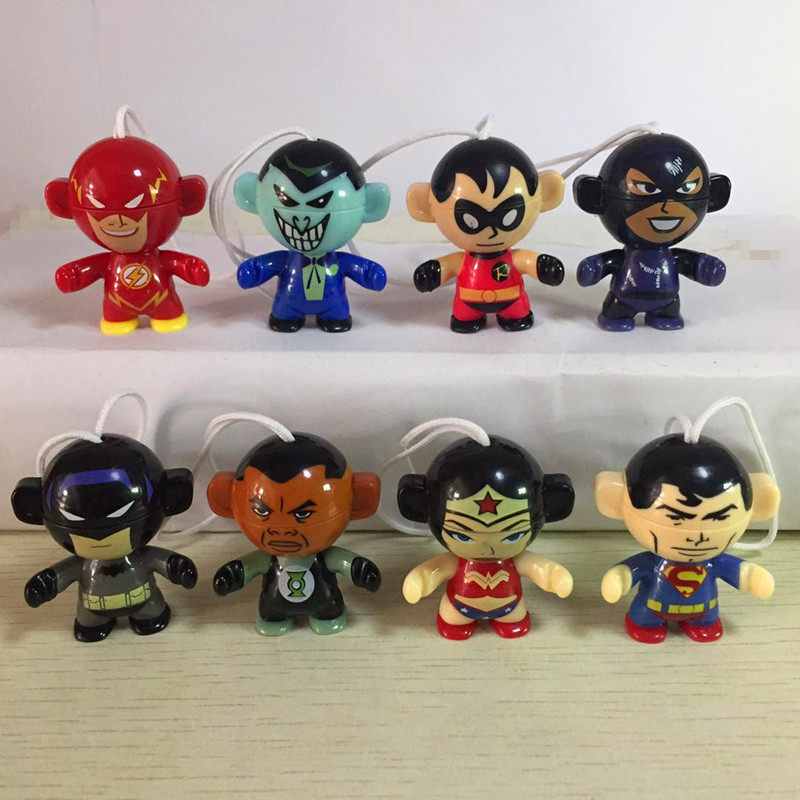 健达奇趣蛋拆出的小玩具dc正义联盟钥匙链超人蝙蝠侠 头部打不开