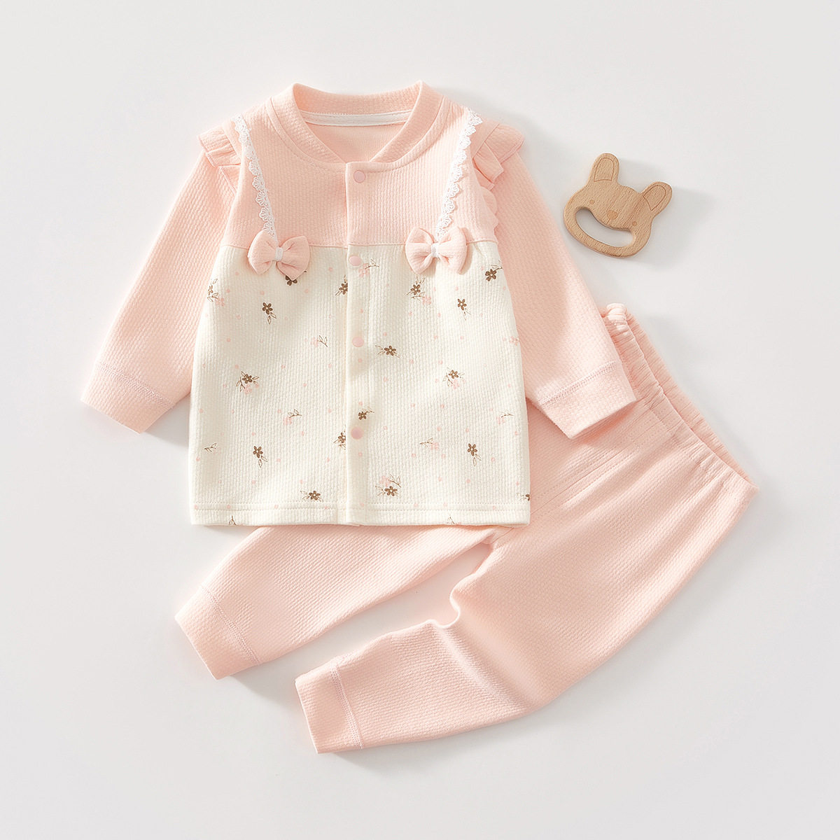 一岁女宝宝开春衣服幼儿可爱超萌套装