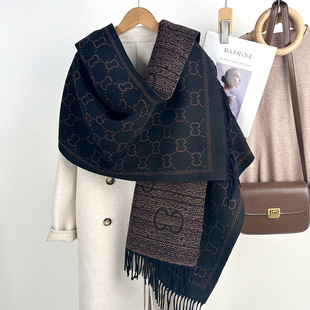 经典 轻奢感流苏披肩外保暖围脖男 字母cc仿羊绒围巾女秋冬季