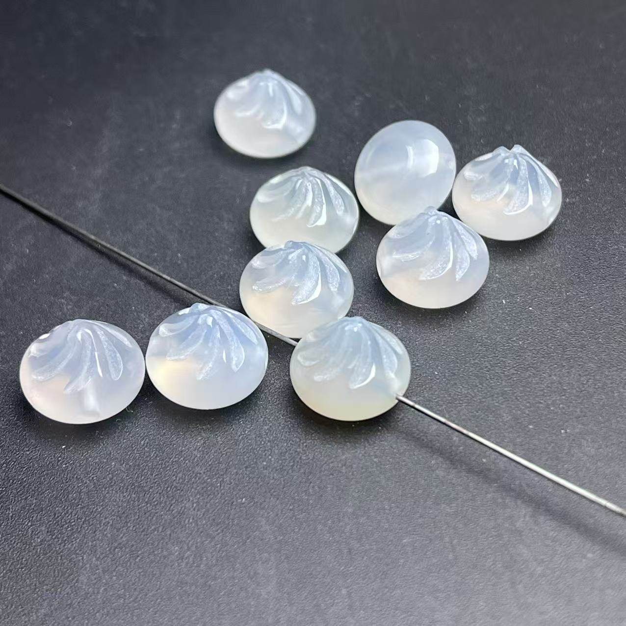 12-13mm天然白玛瑙玉髓小包子配饰手工diy手链包挂配件散珠侧孔