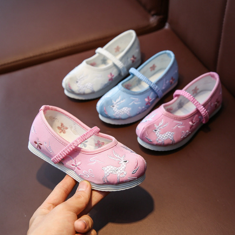 Hanfu girl Embroidered shoes new pattern Old Beijing children Chinese style Cloth shoes Alice head ancient costume dance perform shoesin the Shoes/Baby Shoes/Parent-child shoes , Traditional shoes/Hand-woven shoes  category - from Buy2taobao.com to provide professional Taobao agent buy service