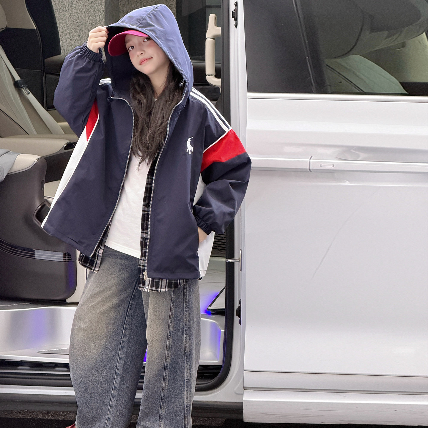 女童早秋外套春秋款2026新款洋气女大童超好看冲锋衣儿童连帽风衣