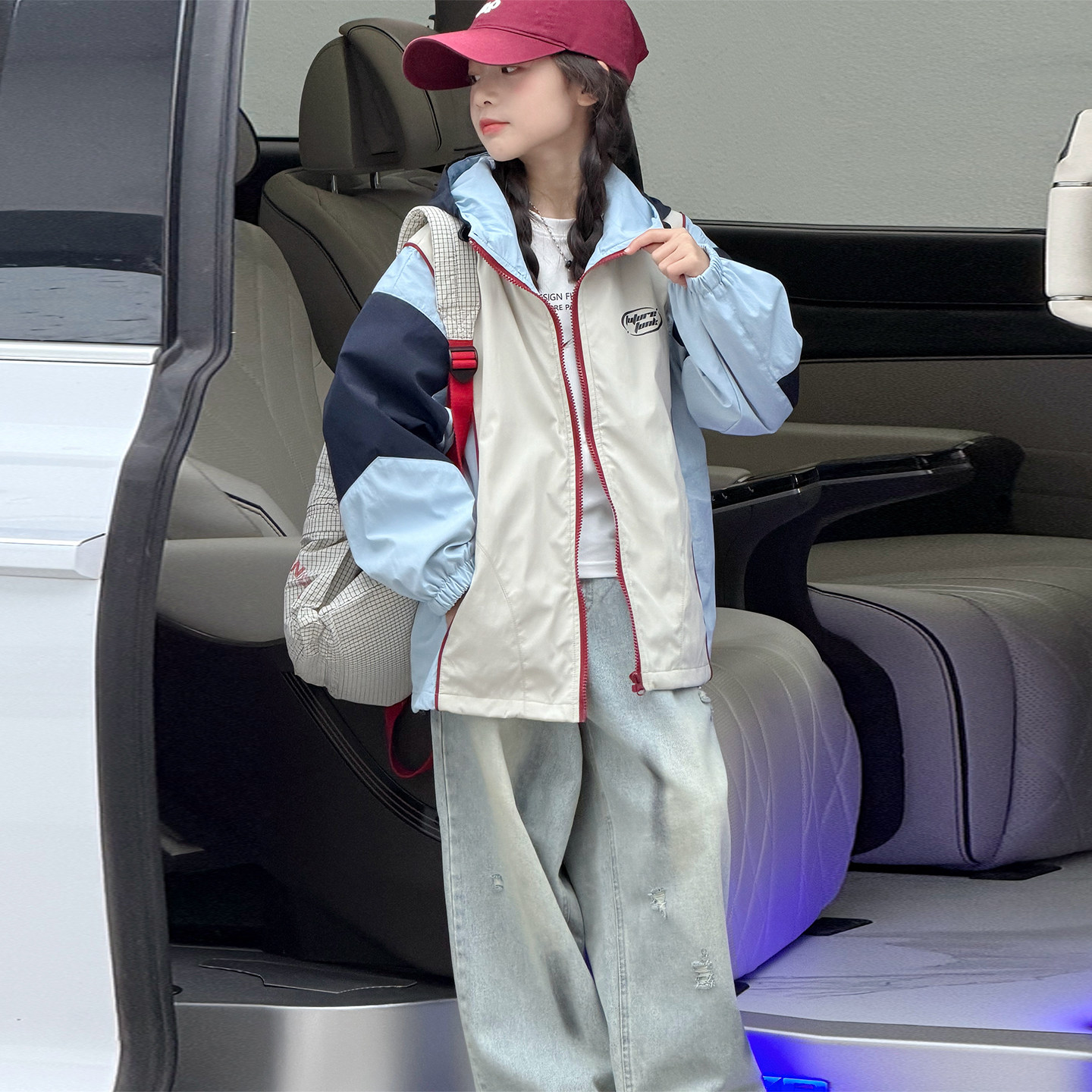 女童外套春秋款2026新款儿童超好看冲锋衣秋季女大童秋装连帽风衣