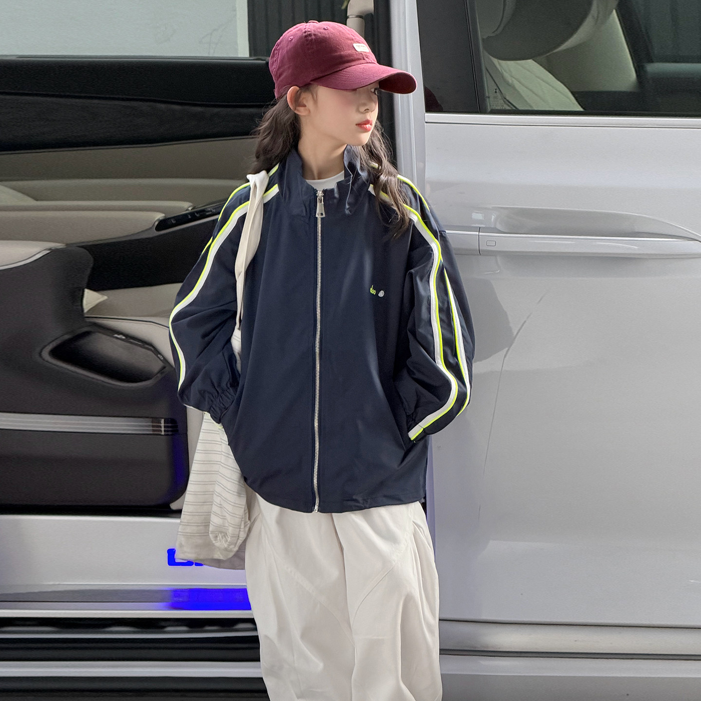 女童外套春秋装2026新款儿童休闲立领拉链上衣女大童秋季宽松衣服