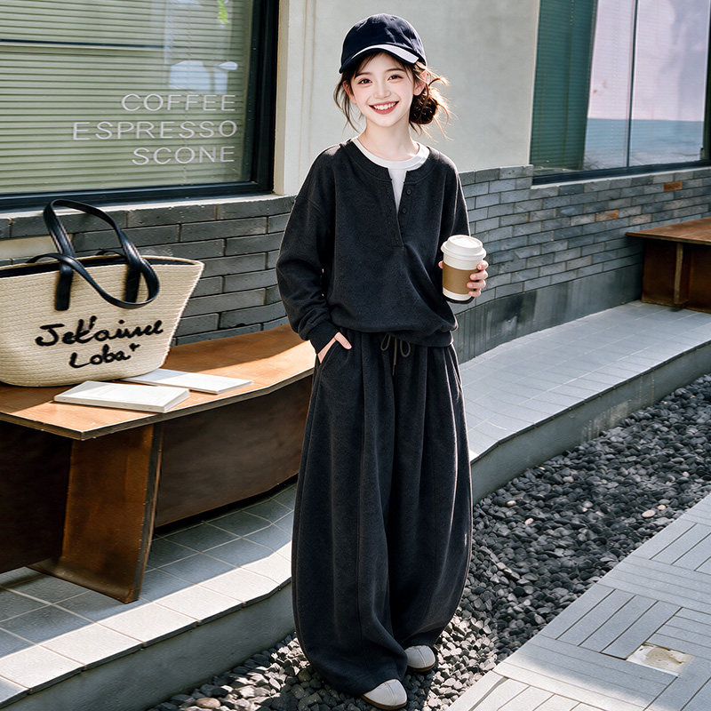 女童套装秋2026新款中大儿童超火韩系松弛感一整套穿搭卫衣两件套