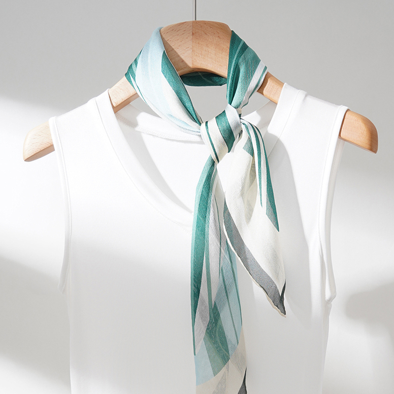 绿景香颂西丽纱桑蚕丝丝巾时尚小方巾舒适透气夏季遮阳小披肩头纱