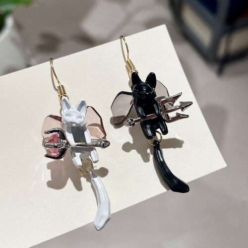 可爱抓娃娃黑白不对称小猫耳钩小天使猫咪AB版耳环甜酷少女耳饰潮