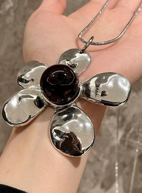 复古做旧红色树脂花朵锁骨链