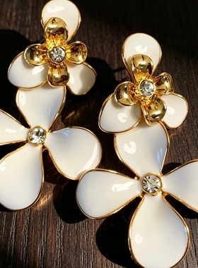 中古vintage风白色花卉耳环复古双花朵花瓣珐琅耳饰立体白花耳钉