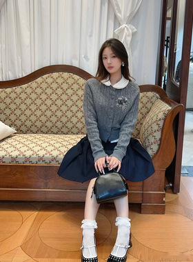 拉家同款2025冬季新款灰色丝带珠饰娃娃领百搭针织开衫长袖小上衣