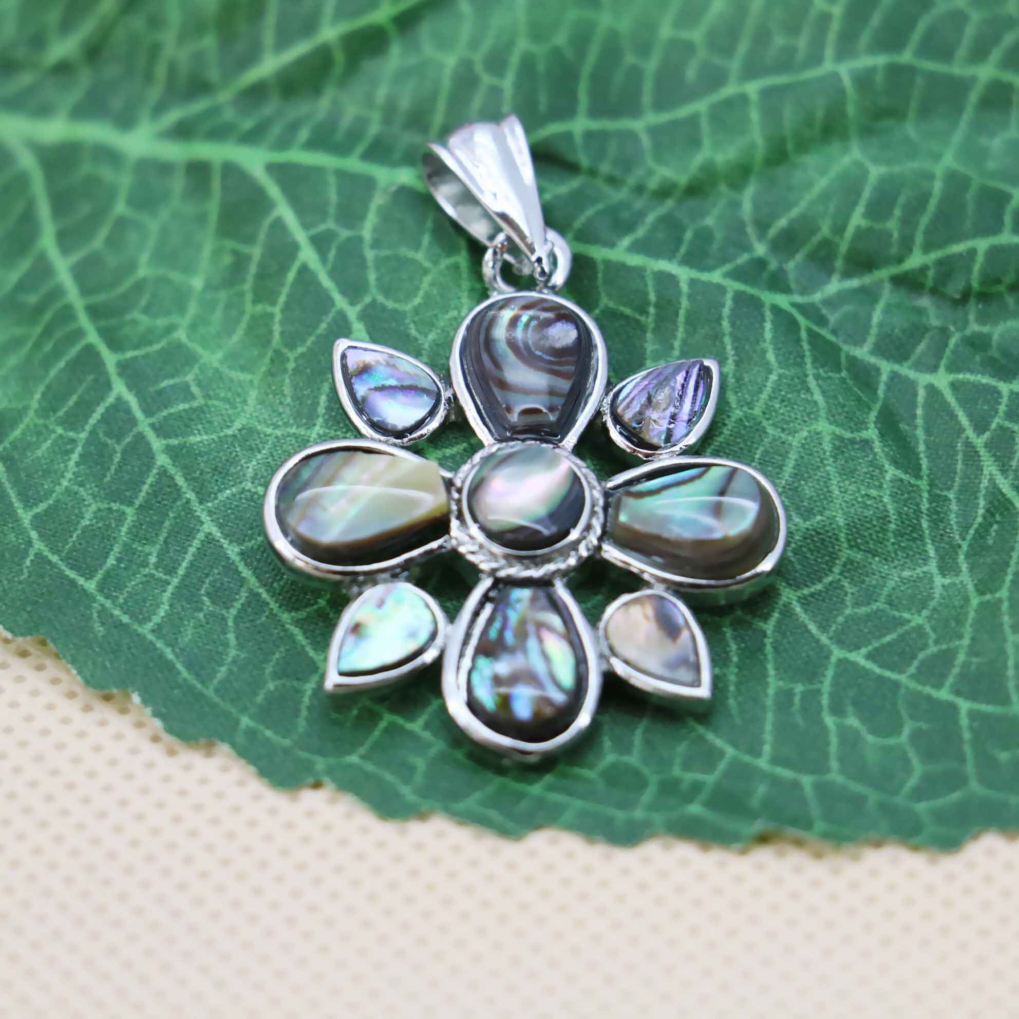 叶子花卉天然鲍鱼贝项链吊坠 幻彩贝壳项链项坠首饰母贝挂件女