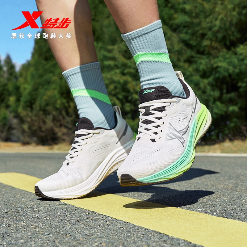 特步春季训练跑鞋减震