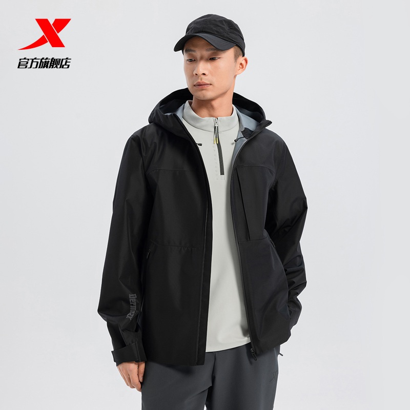 特步冲锋衣男士春季新款防水透湿男装户外上衣登山服运动夹克外套