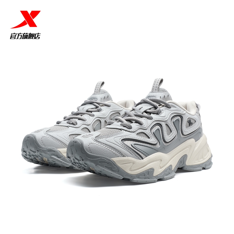 特步蝠鲼鞋女鞋冬季新款厚底百搭休闲鞋复古老爹鞋轻便运动鞋男鞋