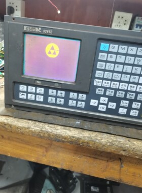广数GSK928TC车床控制面板