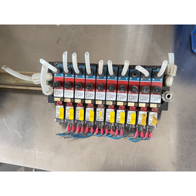 宝德Burkert电磁阀岛,型号00221081,有明显使用