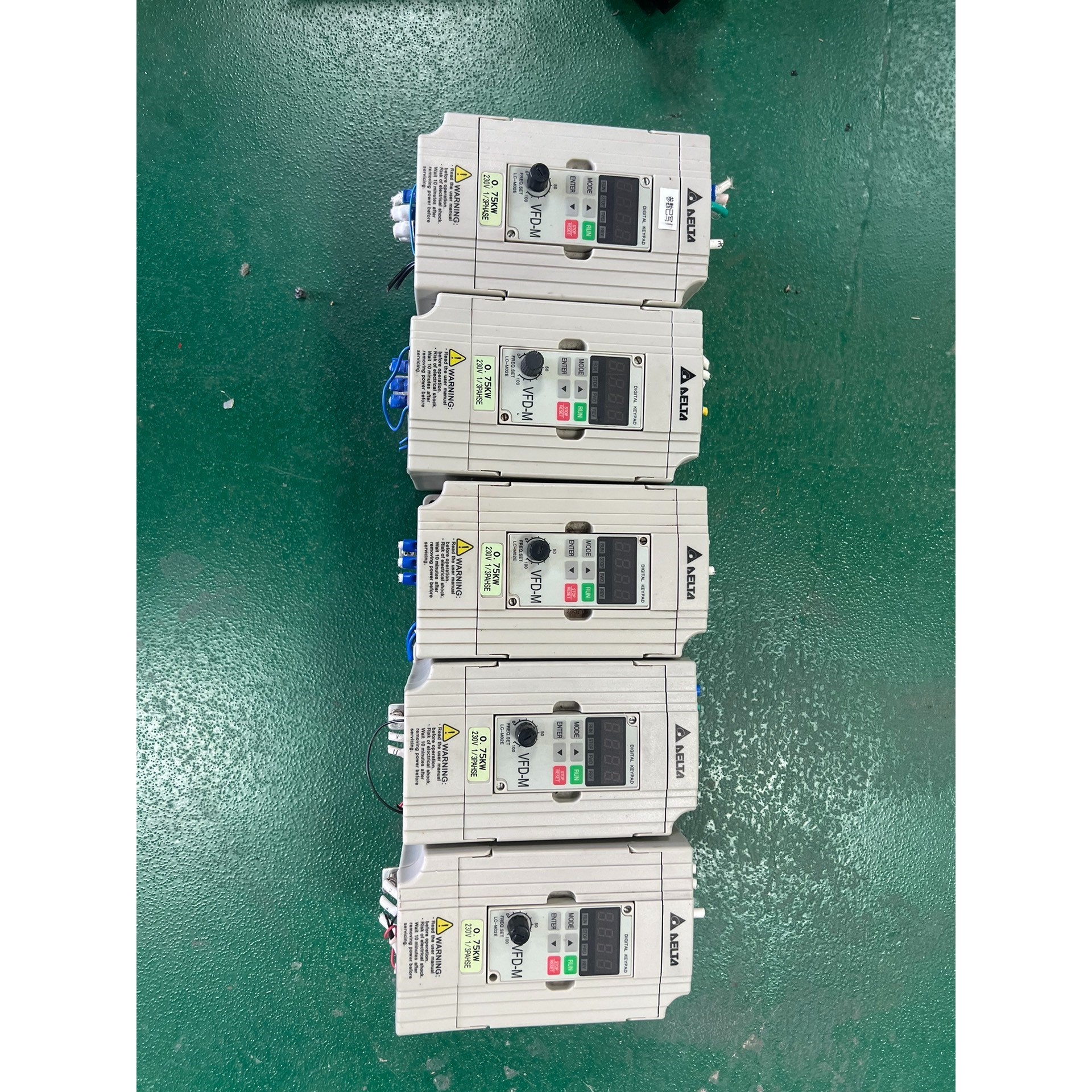 拆机五个台达变频器VFD07M21A,0.75kw,成色新,