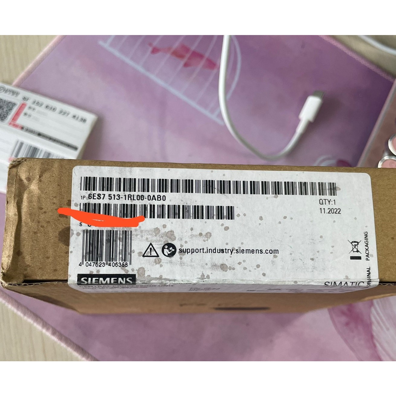 6ES7513-1RL00-0AB0原装哈、盒子有点
