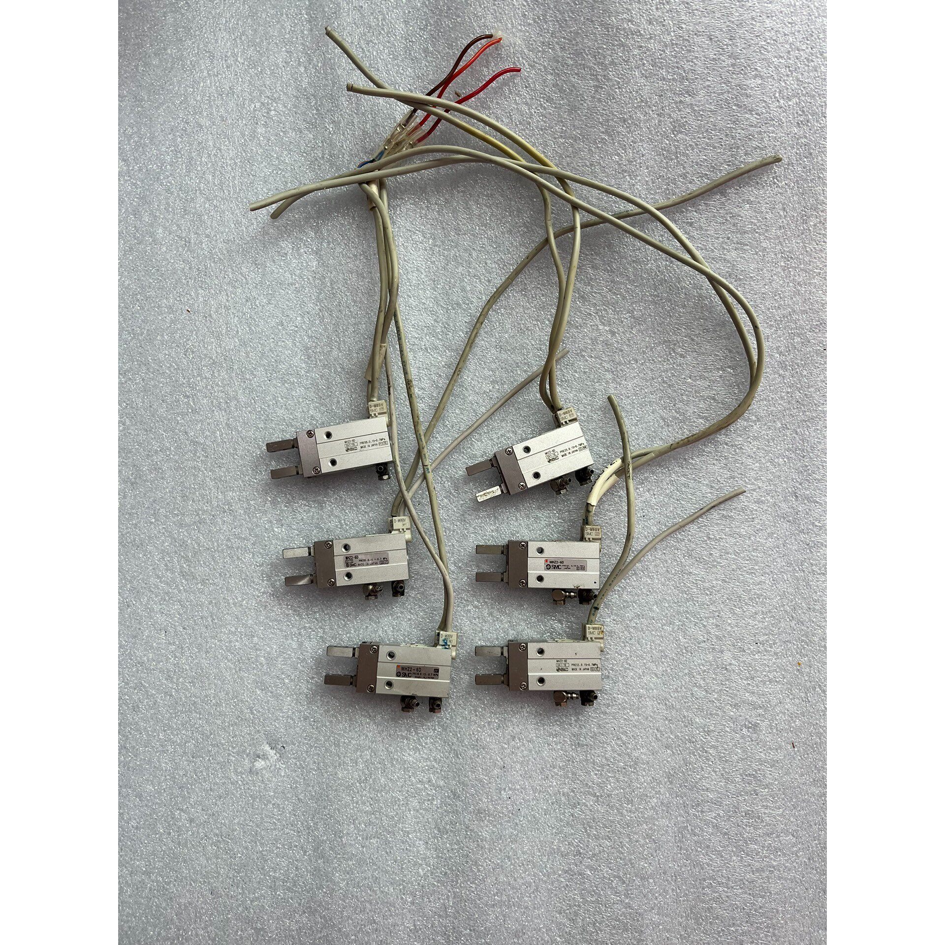 手指气缸MHZ2-6D 原装,二手拆机,现货6个
