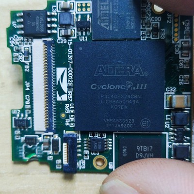 阿尔特拉.拆机芯片.EP3C40F324C8N表面无胶,旁边