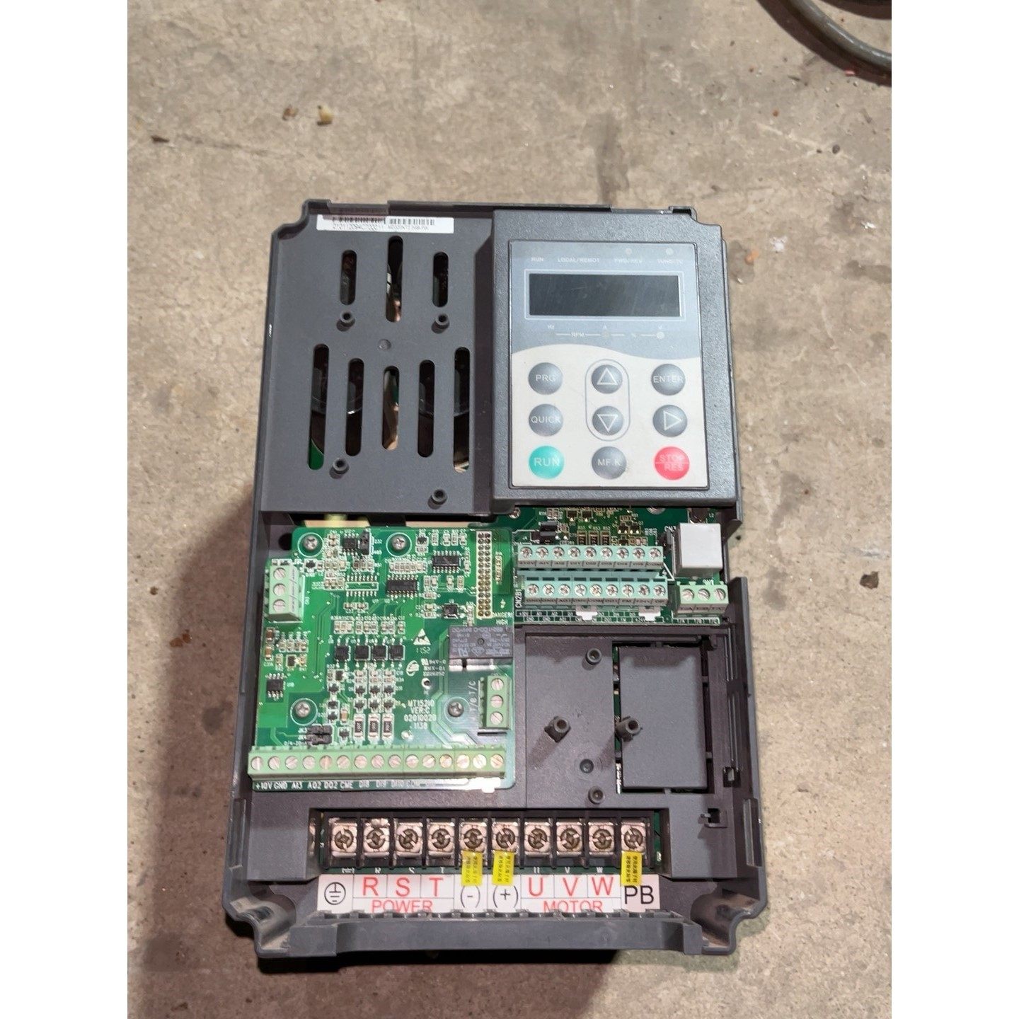 MD320NT2.2GB-PW 汇川变频器 2.2KW 38