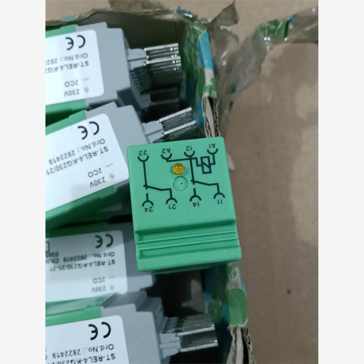原装菲尼克斯继电器 2822419    st-rel4-k