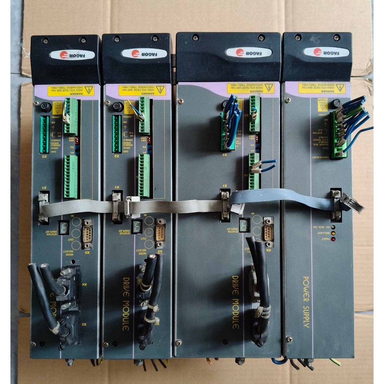 驱动一套,PS-25A   驱动电源一台