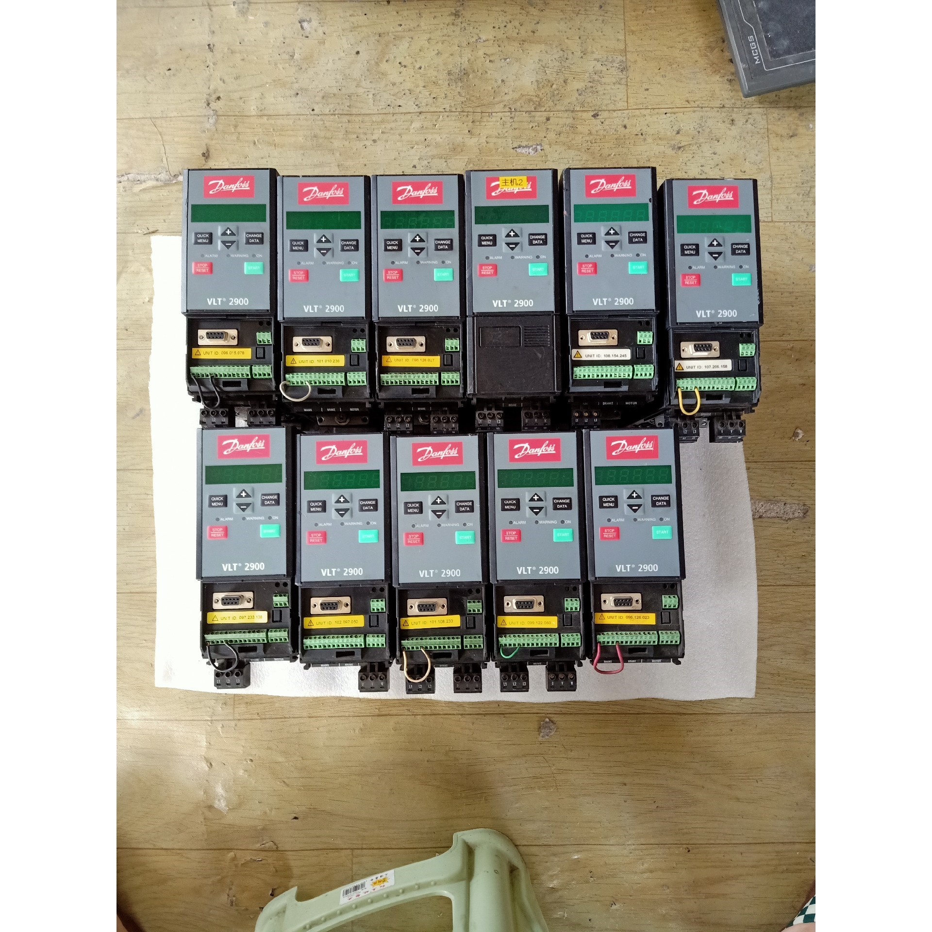 丹佛斯变频器VLT2915PT4B20STR0DBF00A0