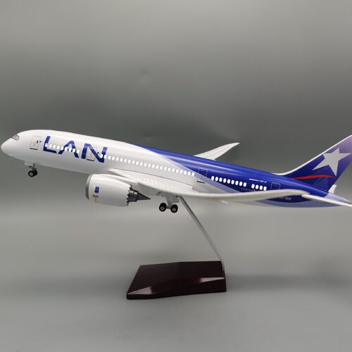 47厘米B787智利LAN航空公司飞机模型玩具仿真飞机带灯光和轮收藏