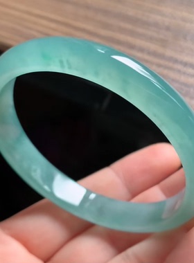 天然翡翠A货冰种浅色晴底手镯，54-55圈，54.7-9.8-5.7，28.56g