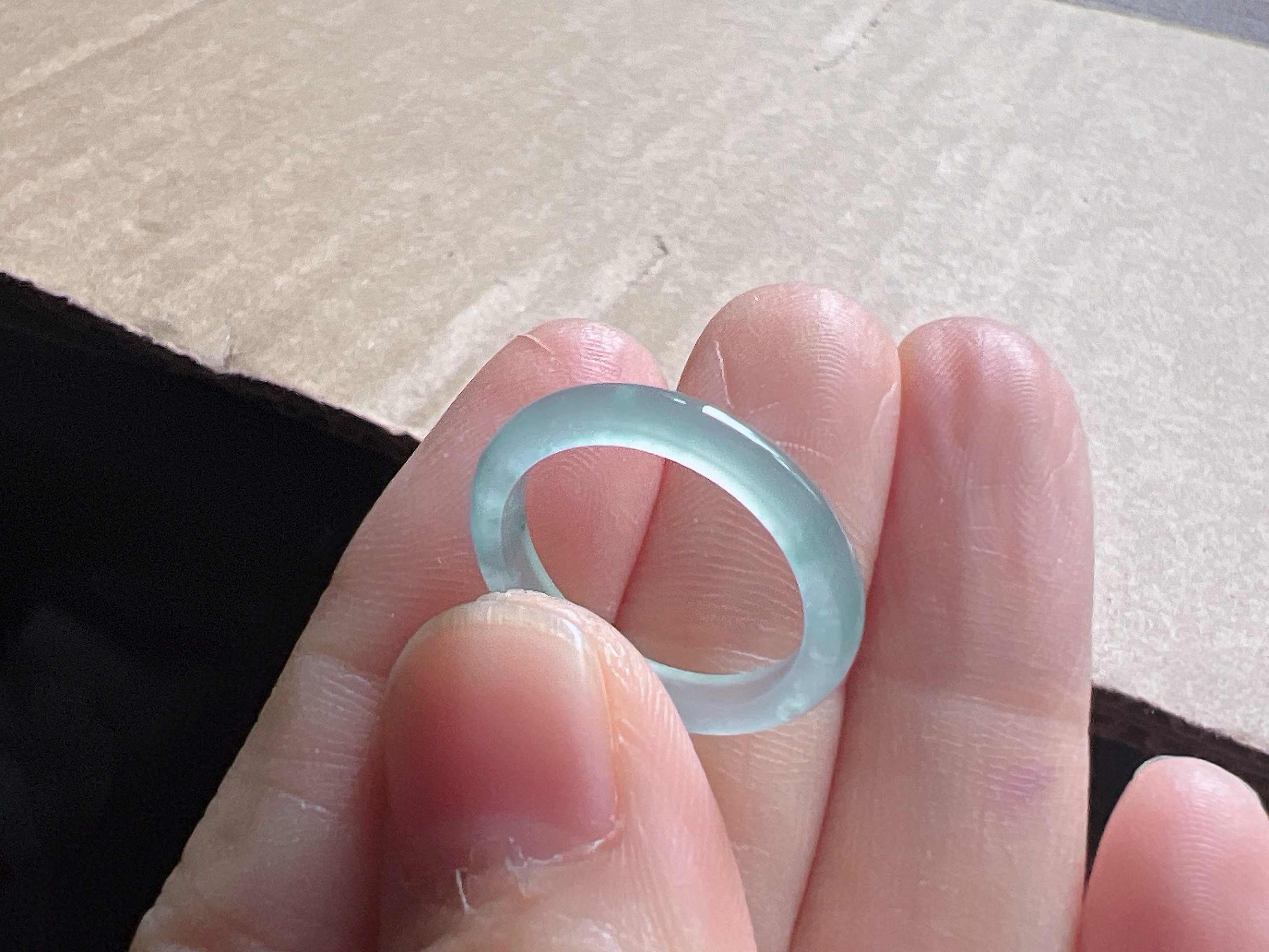 天然翡翠冰蓝玉指环，种水好，细条形， 12号，16.2-2.9-2.5。