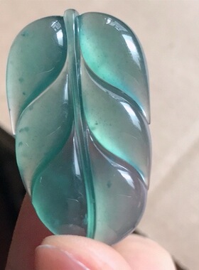 天然翡翠A货冰湖绿大叶子，34.2-20.2-4.4，5.98g