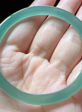 天然翡翠A货冰种起胶方镯，55-56圈，无纹裂，55-4.2-5.5，18.75g