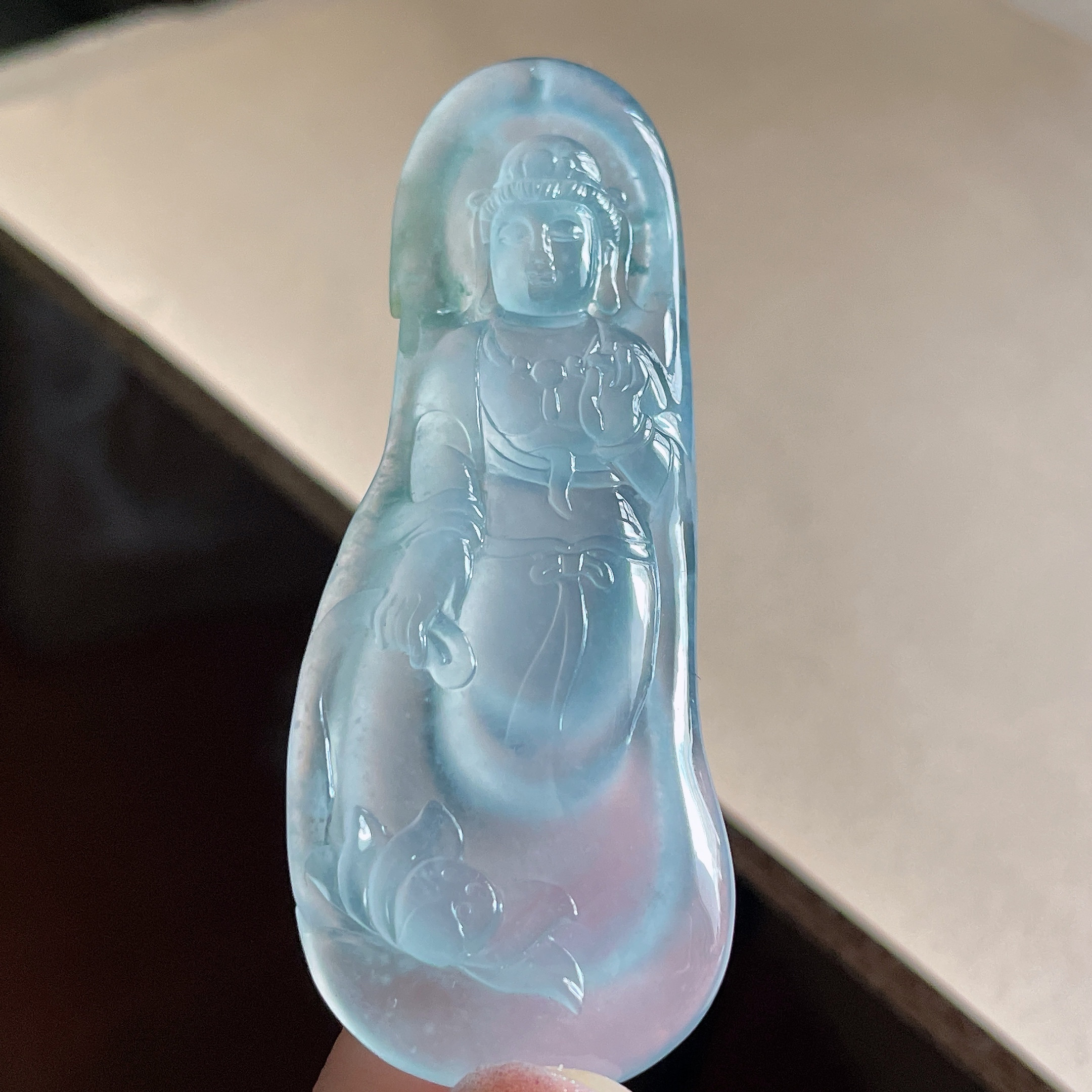 缅甸天然翡翠a货冰飘花站观音,大件厚装,68.3-26.2-6.6,21.70g
