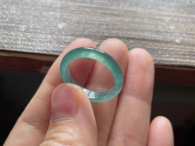 天然翡翠A货冰蓝绿指环，18号，内径18.2-4.2-2.5mm