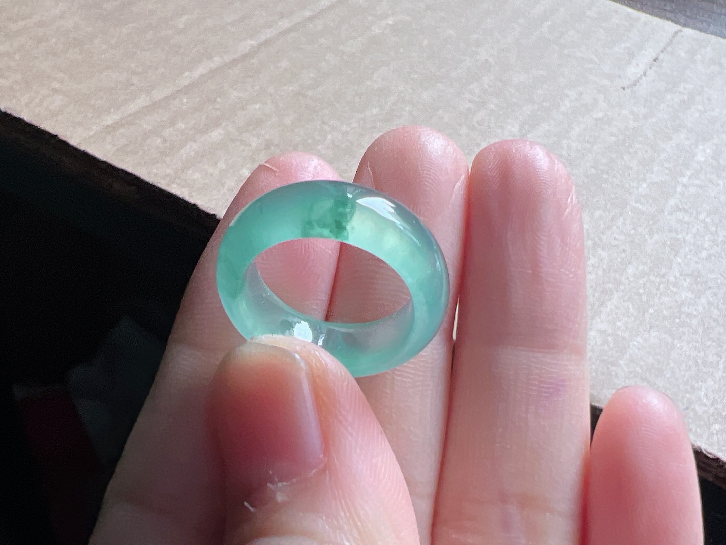 天然翡翠A货冰晴飘花宽版指环，冰种飘花，10号，15.5-6.5-3.4，