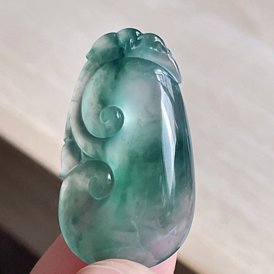 缅甸天然翡翠A货冰飘花如意，种质非常老，29.3-16.3-6.0，4.69g