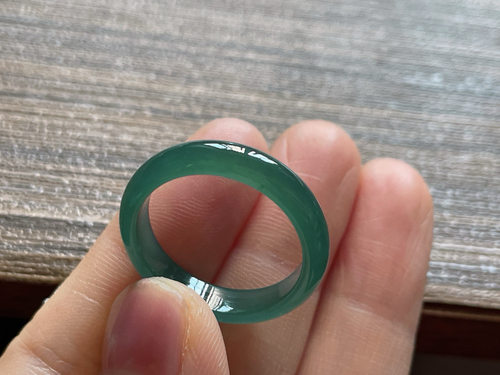 天然翡翠A货冰蓝绿指环，20号圈口，19.6-5-2.7，编码2518