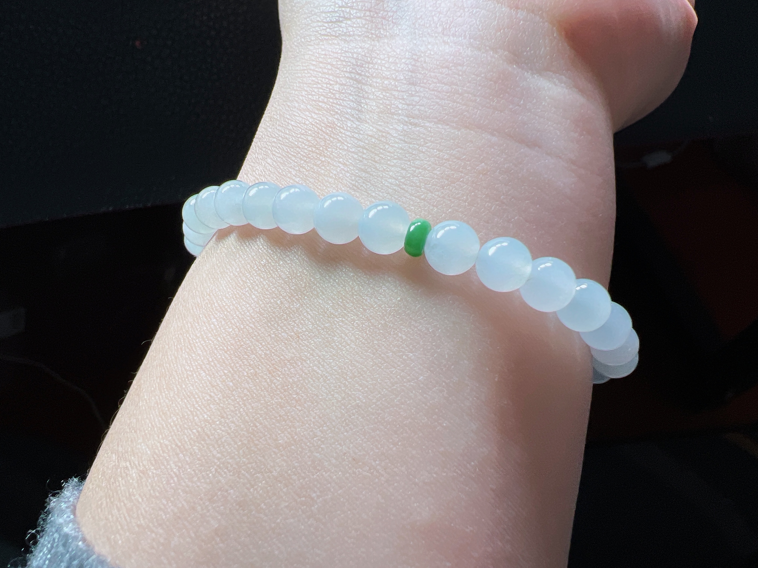 缅甸天然翡翠A货白冰单圈手串，卡5.9，手围15-18可以戴