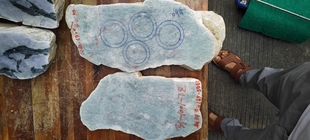 缅甸天然A货细糯种木那翡翠手镯原石珠子手串切口半明代加工拍卖