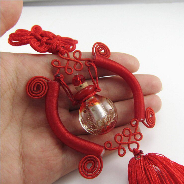 手作车载挂件吊坠琉璃精油瓶香薰香水分装小瓶子挂饰配件中国结坠