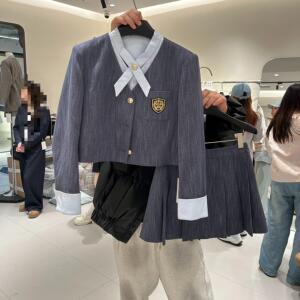 春季减龄学院风百褶裙套装女修身设计感洋气外套高腰A字裙两件套