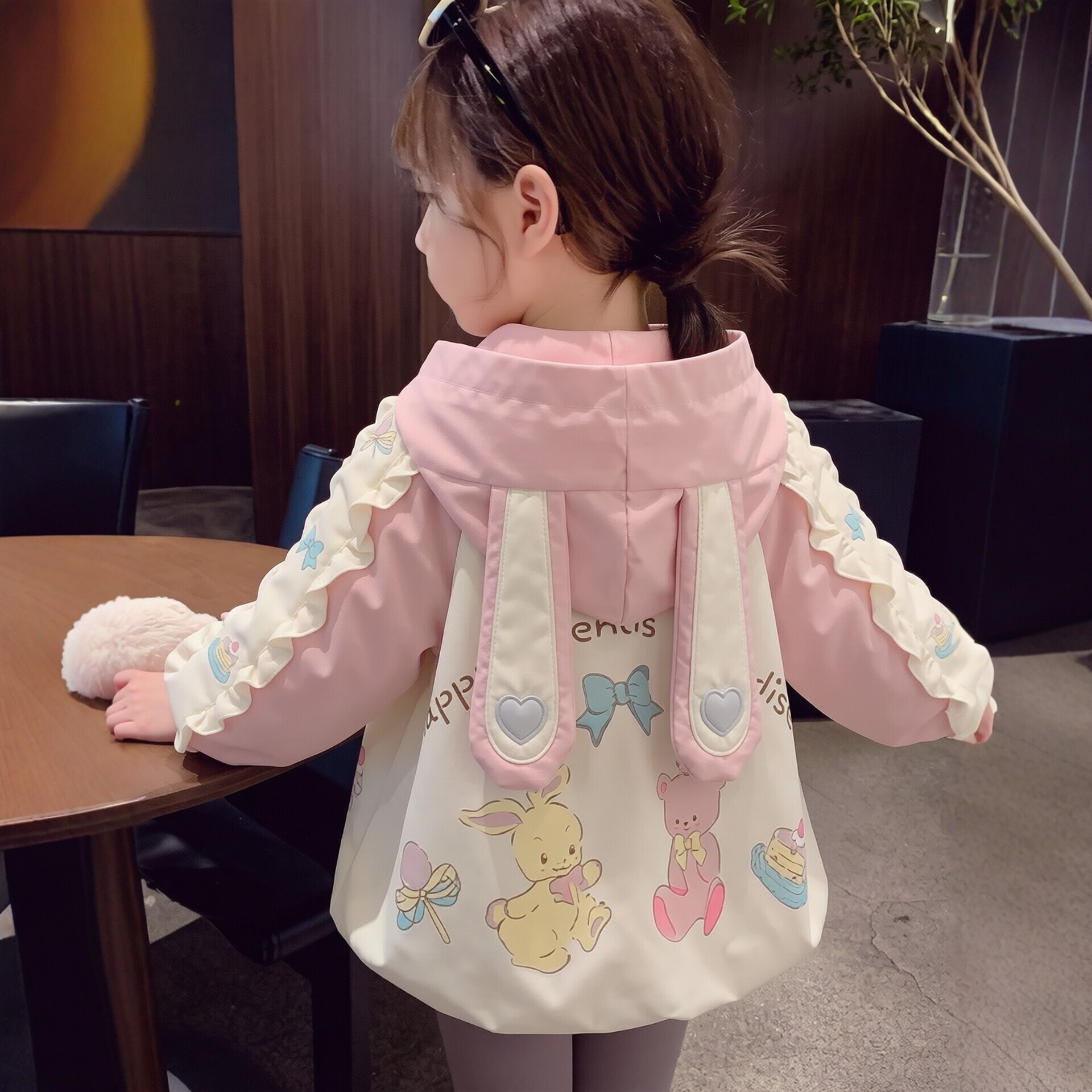 女童外套秋季2026新款洋气时髦童装小女孩可爱卡通连帽风衣春秋款